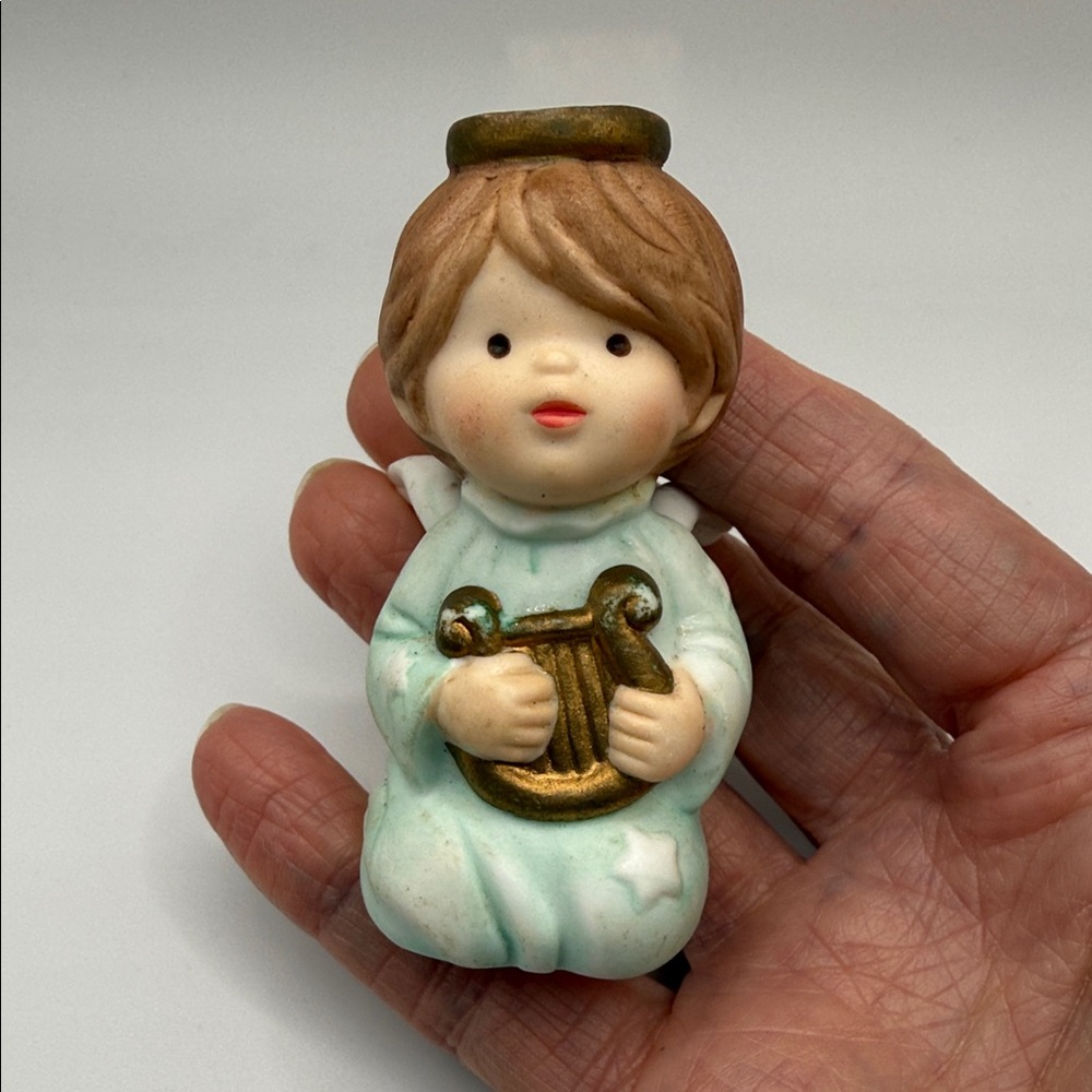 Avon 1987 angel nativity piece.
